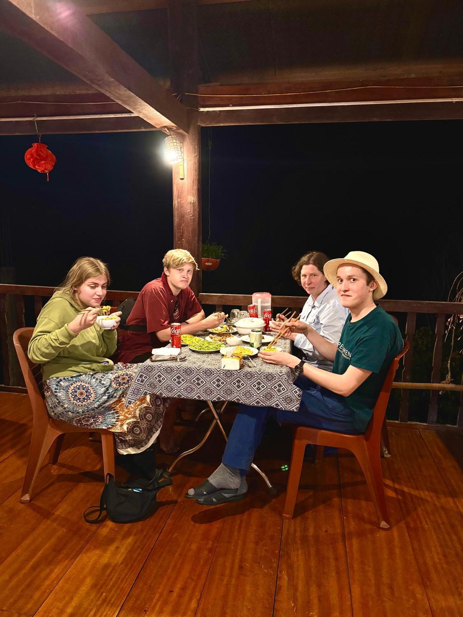 Ba Be Lake-Huyen Hao Homestay Exterior photo